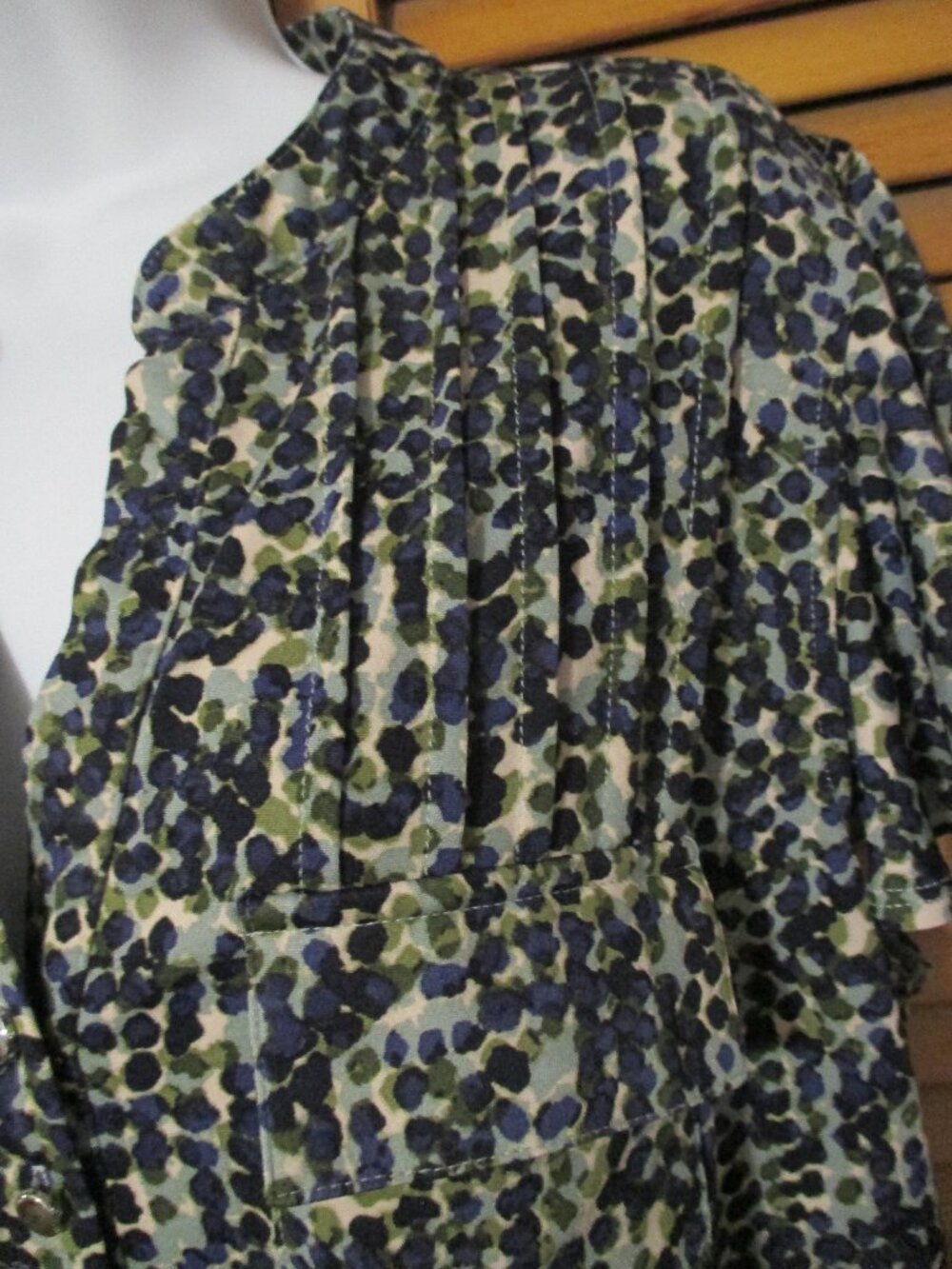 Ava & Grace top flowy stretchy lightweight V neck wash & wear size 1x - Picture 7 of 9